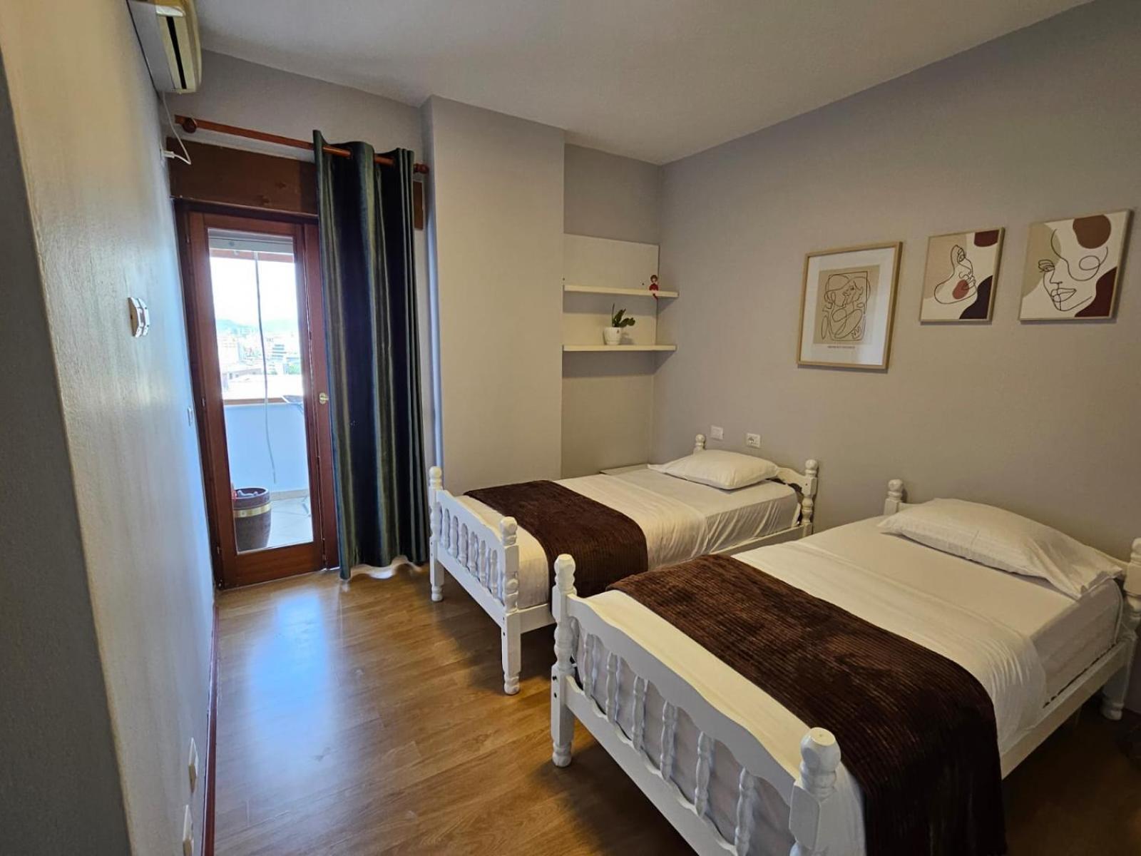Sky Dwelling Tirana Apartment Bagian luar foto